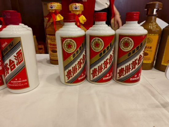 刘强东太豪！七款茅台请用户畅饮，单瓶价格最高超2.4万